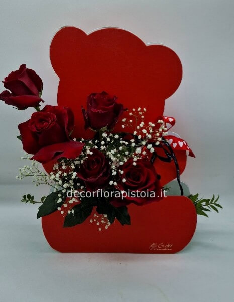 orso con rose rosse grande